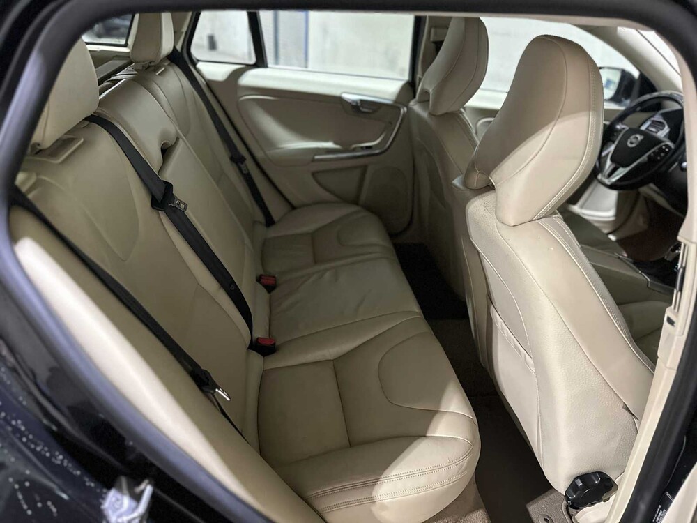 Volvo V60 2.4 D6 AWD Plug-In Hybrid Summum 215pk 2013, 9-SPL-27