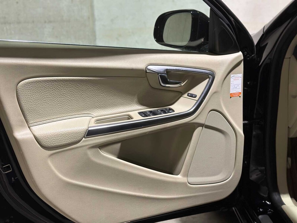 Volvo V60 2.4 D6 AWD Plug-In Hybrid Summum 215pk 2013, 9-SPL-27