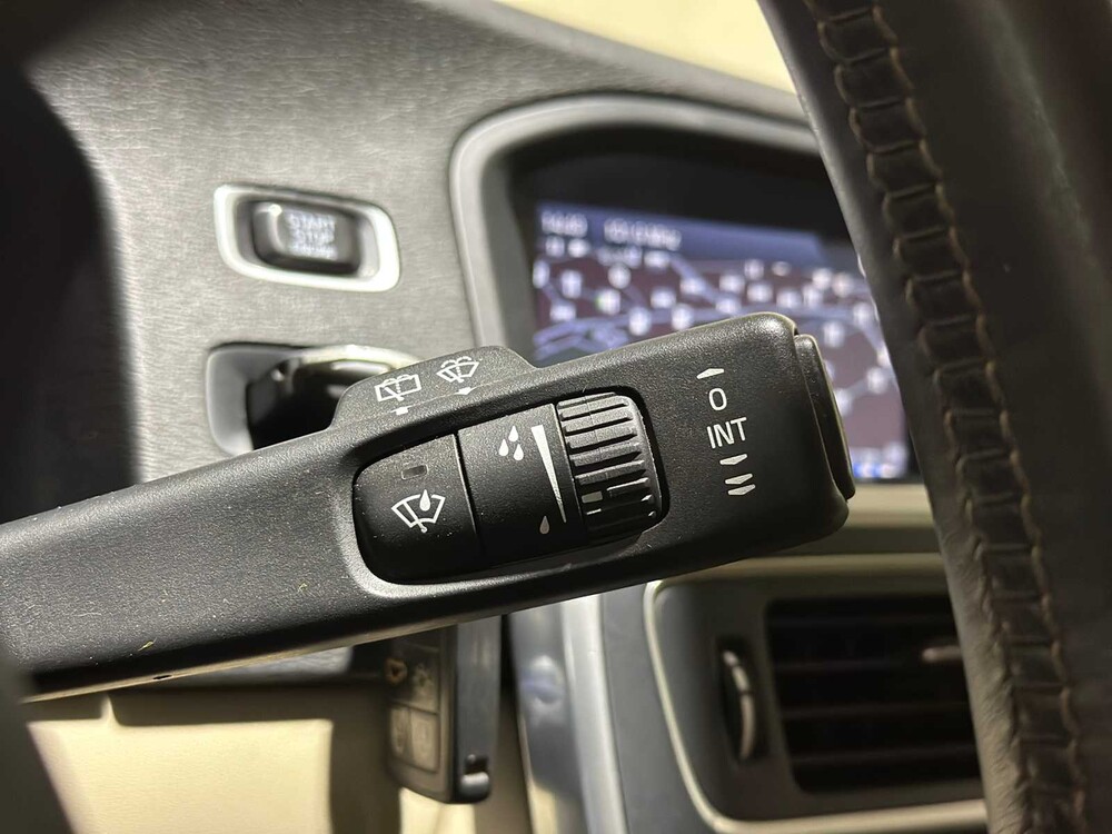 Volvo V60 2.4 D6 AWD Plug-In Hybrid Summum 215pk 2013, 9-SPL-27