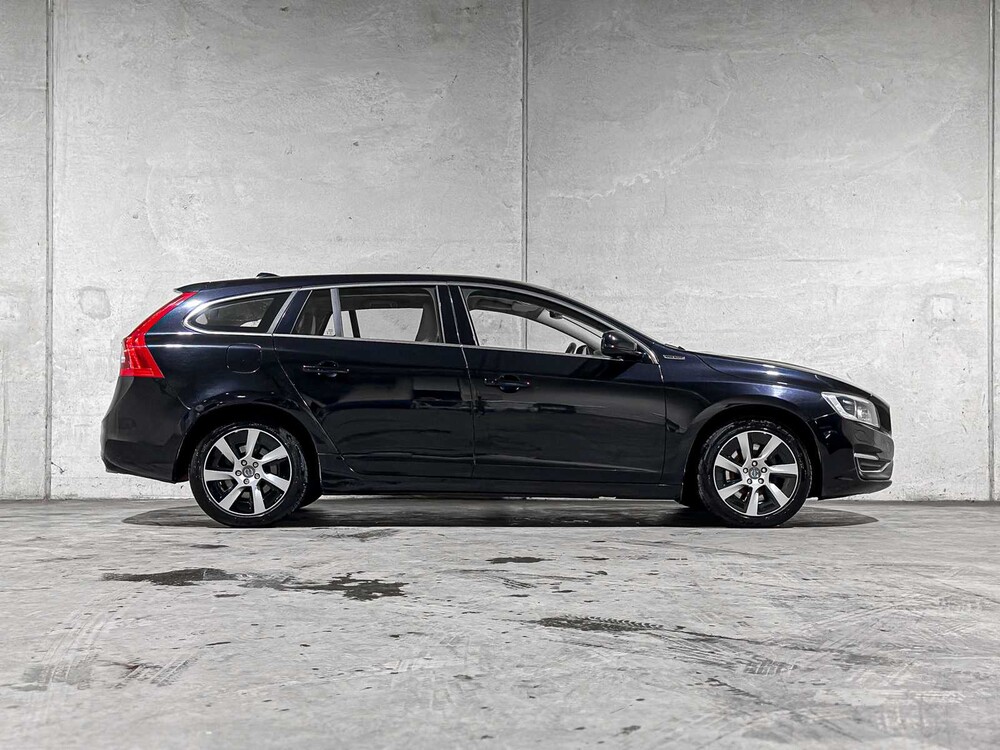 Volvo V60 2.4 D6 AWD Plug-In Hybrid Summum 215pk 2013, 9-SPL-27