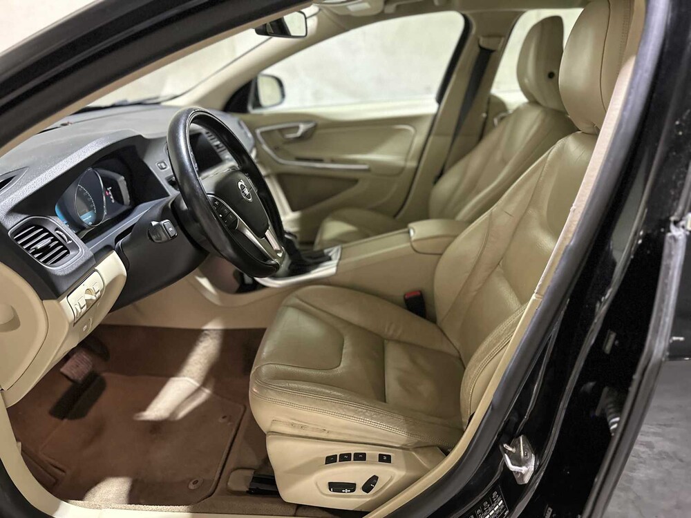 Volvo V60 2.4 D6 AWD Plug-In Hybrid Summum 215pk 2013, 9-SPL-27