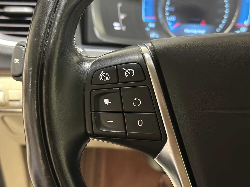 Volvo V60 2.4 D6 AWD Plug-In Hybrid Summum 215pk 2013, 9-SPL-27