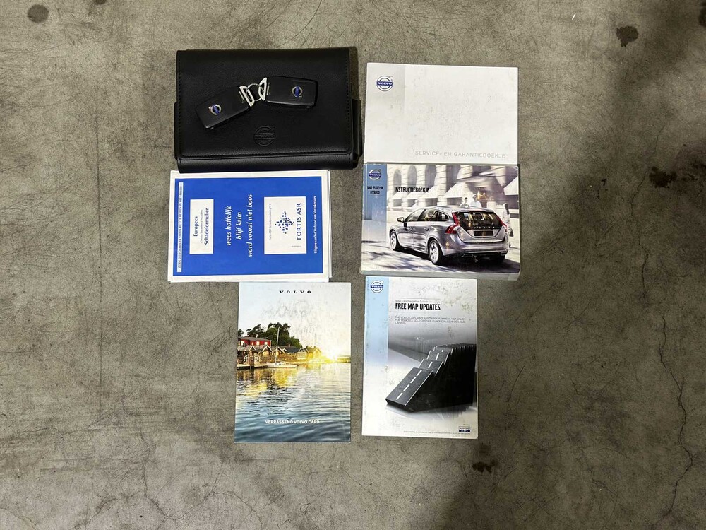 Volvo V60 2.4 D6 AWD Plug-In Hybrid Summum 215pk 2013, 9-SPL-27