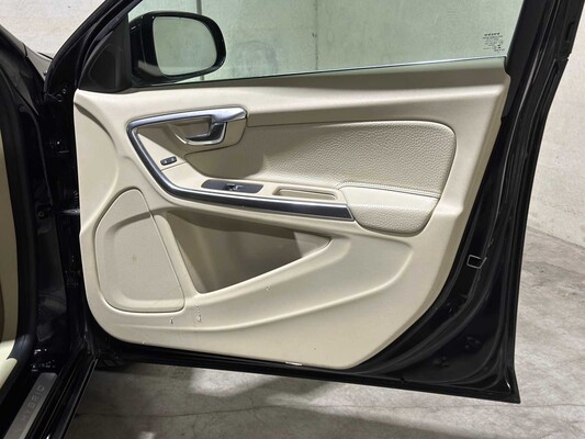 Volvo V60 2.4 D6 AWD Plug-In Hybrid Summum 215pk 2013, 9-SPL-27