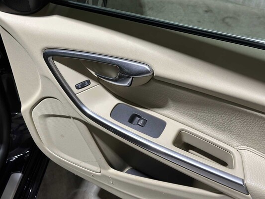 Volvo V60 2.4 D6 AWD Plug-In Hybrid Summum 215pk 2013, 9-SPL-27