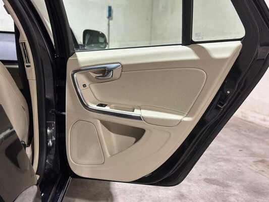 Volvo V60 2.4 D6 AWD Plug-In Hybrid Summum 215pk 2013, 9-SPL-27