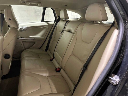 Volvo V60 2.4 D6 AWD Plug-In Hybrid Summum 215pk 2013, 9-SPL-27