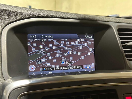 Volvo V60 2.4 D6 AWD Plug-In Hybrid Summum 215pk 2013, 9-SPL-27