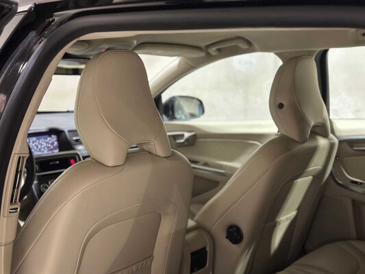 Volvo V60 2.4 D6 AWD Plug-In Hybrid Summum 215pk 2013, 9-SPL-27