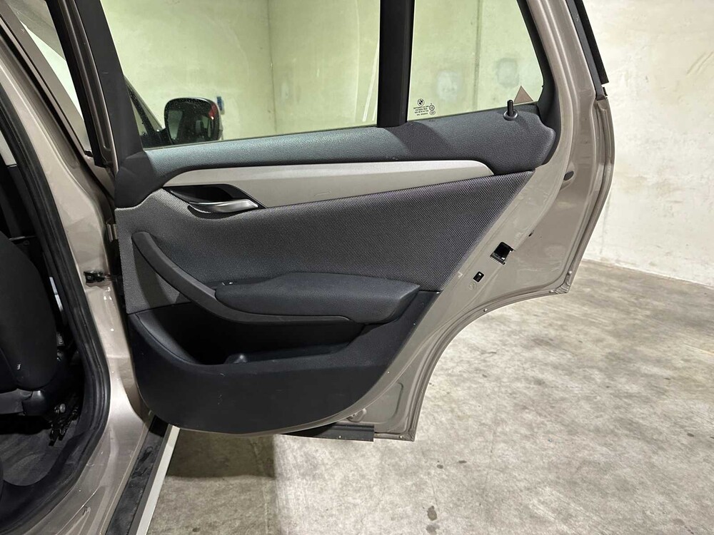 BMW X1 sDrive18i Executive 150pk 2010, 81-LHT-2