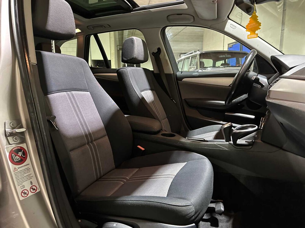 BMW X1 sDrive18i Executive 150pk 2010, 81-LHT-2