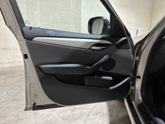 BMW X1 sDrive18i Executive 150pk 2010, 81-LHT-2