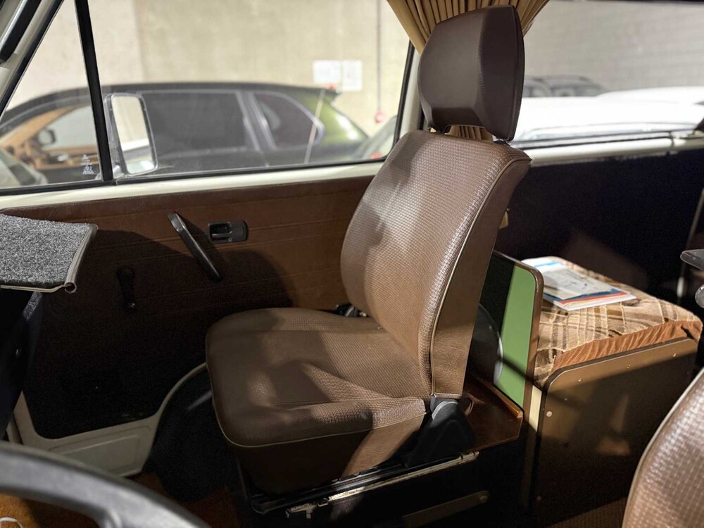 Volkswagen T3 Kampeerwagen 1980, KF-62-DX Camper