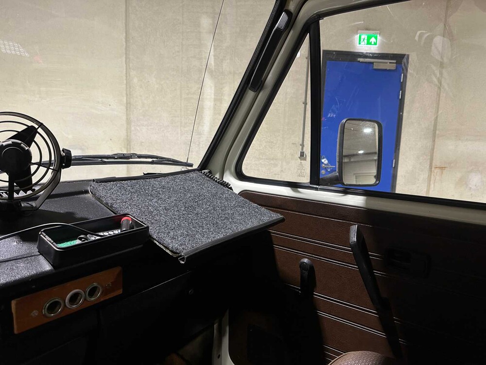 Volkswagen T3 Kampeerwagen 1980, KF-62-DX Camper