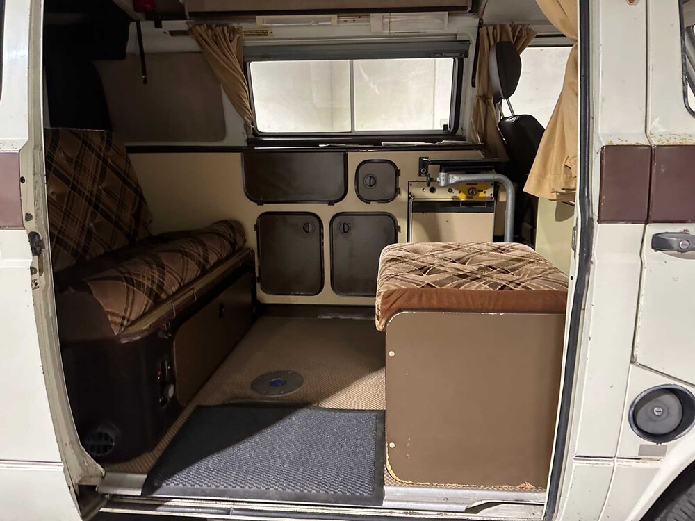Volkswagen T3 Kampeerwagen 1980, KF-62-DX Camper