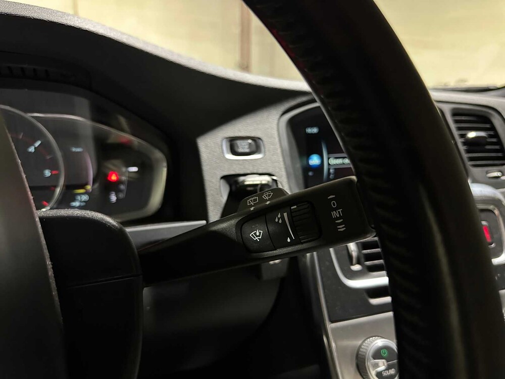 Volvo V60 Cross Country 2.0 D4 Summum 191pk 2015, HF-783-B