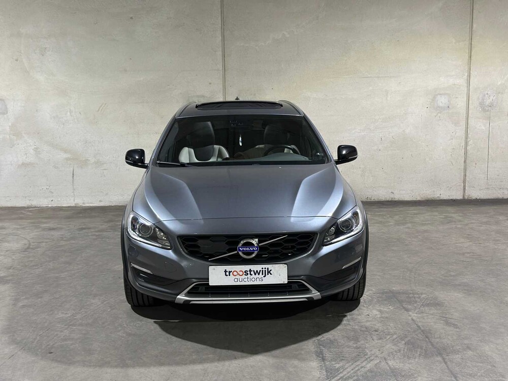 Volvo V60 Cross Country 2.0 D4 Summum 191pk 2015, HF-783-B