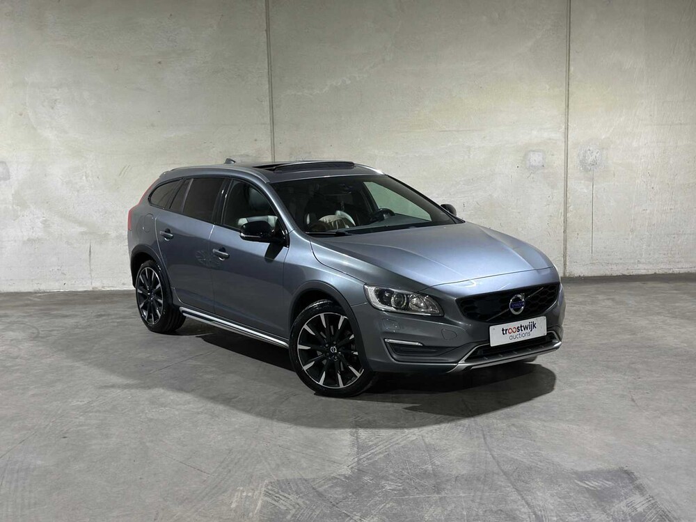 Volvo V60 Cross Country 2.0 D4 Summum 191pk 2015, HF-783-B