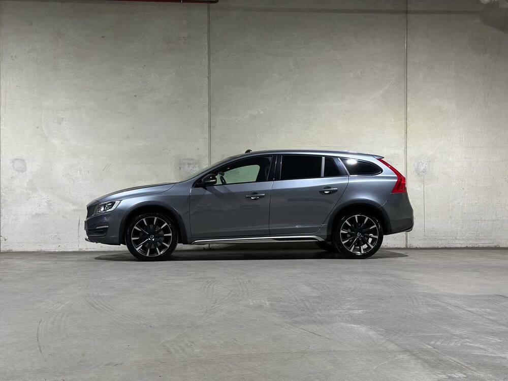 Volvo V60 Cross Country 2.0 D4 Summum 191pk 2015, HF-783-B