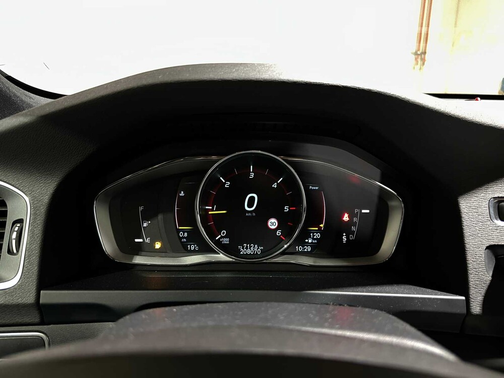 Volvo V60 Cross Country 2.0 D4 Summum 191pk 2015, HF-783-B