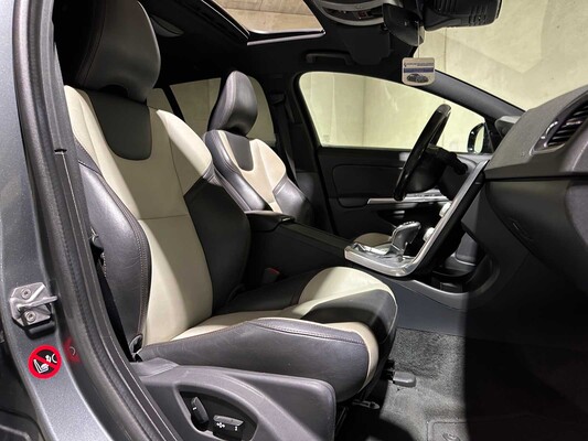 Volvo V60 Cross Country 2.0 D4 Summum 191pk 2015, HF-783-B