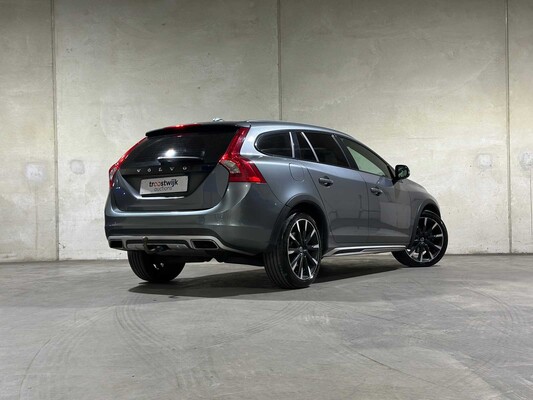 Volvo V60 Cross Country 2.0 D4 Summum 191pk 2015, HF-783-B