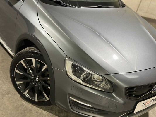 Volvo V60 Cross Country 2.0 D4 Summum 191pk 2015, HF-783-B