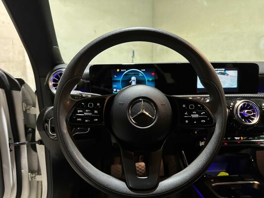 Mercedes-Benz CLA180 Premium 136hp 2020 CLA-class Shooting Brake, T-731-ZZ