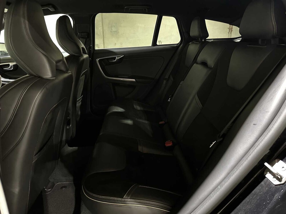 Volvo V60 1.6 T3 R-Design 150PS 2015, 5-ZTK-58