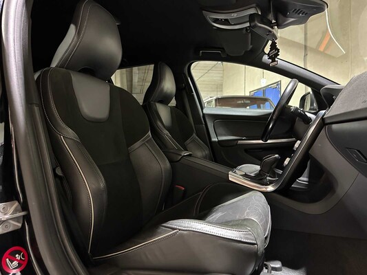 Volvo V60 1.6 T3 R-Design 150hp 2015, 5-ZTK-58