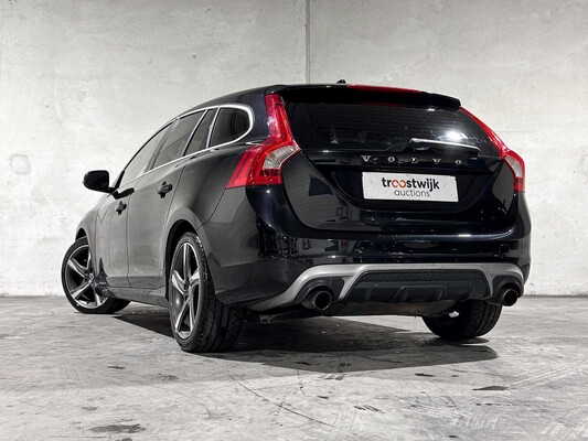 Volvo V60 1.6 T3 R-Design 150hp 2015, 5-ZTK-58