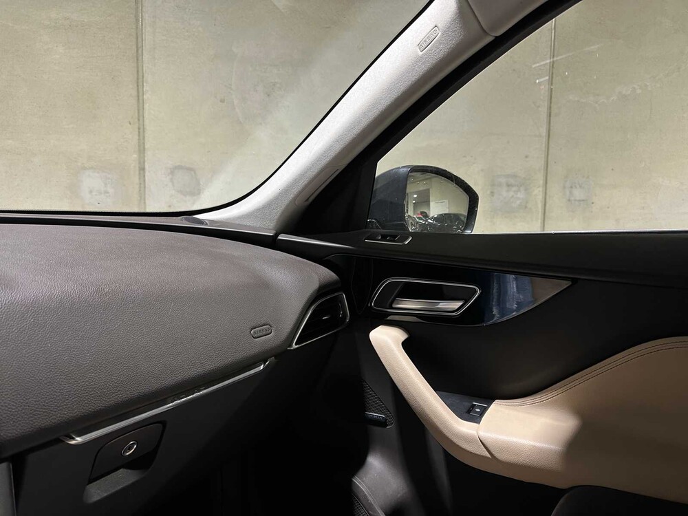 Jaguar F-PACE 2.0 Portfolio AWD 20d 179PS 2017, NL-229-D