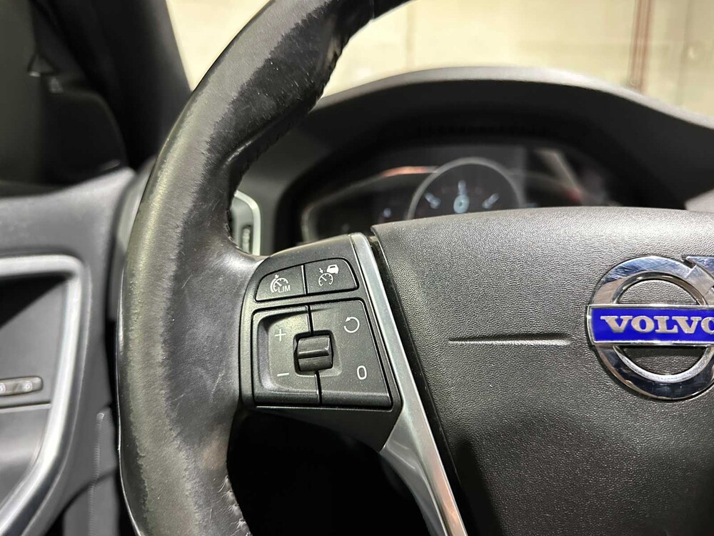 Volvo V60 Cross Country 2.0 D4 Summum 191hp 2015, HF-783-B