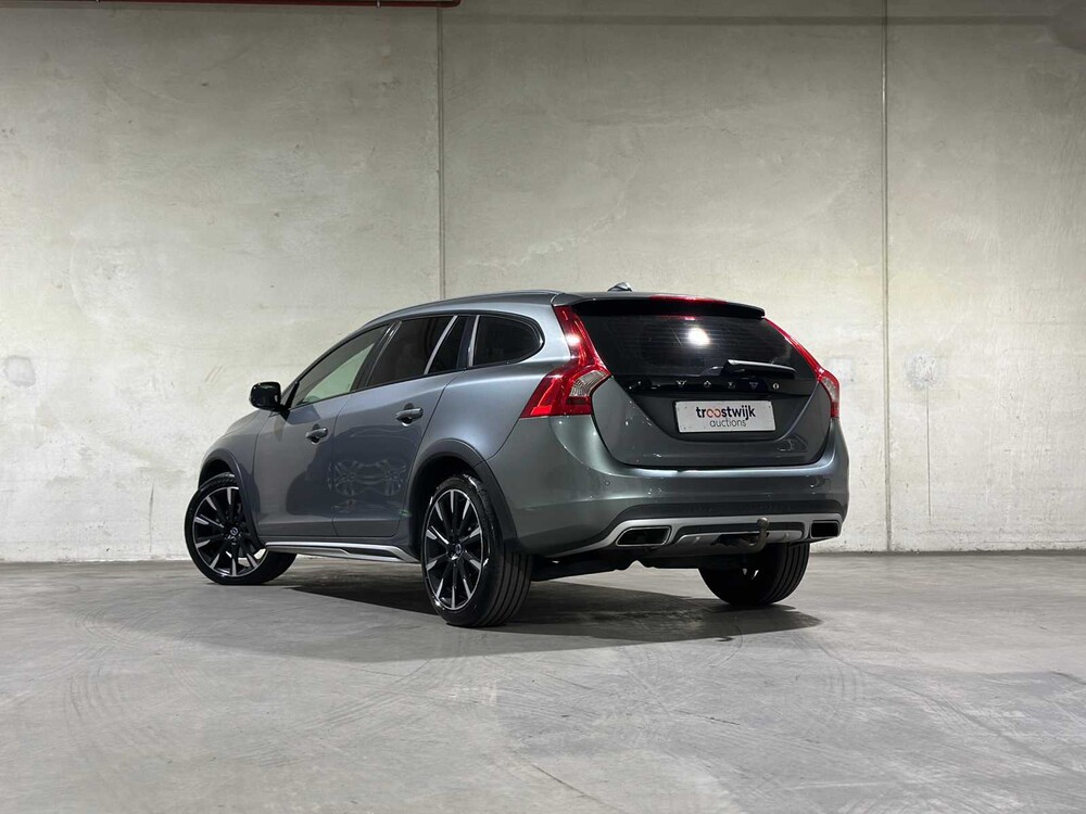 Volvo V60 Cross Country 2.0 D4 Summum 191hp 2015, HF-783-B