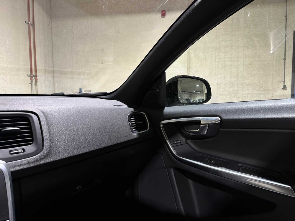 Volvo V60 Cross Country 2.0 D4 Summum 191hp 2015, HF-783-B