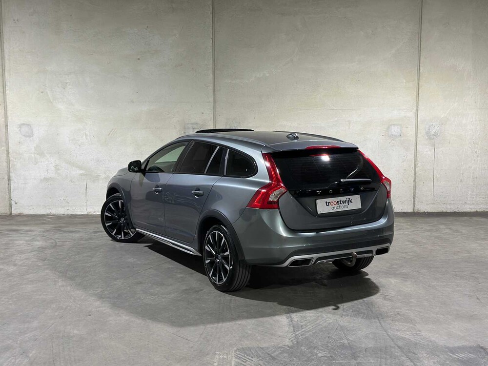 Volvo V60 Cross Country 2.0 D4 Summum 191hp 2015, HF-783-B