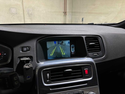 Volvo V60 Cross Country 2.0 D4 Summum 191hp 2015, HF-783-B