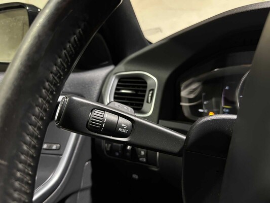 Volvo V60 Cross Country 2.0 D4 Summum 191hp 2015, HF-783-B