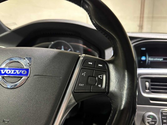 Volvo V60 Cross Country 2.0 D4 Summum 191hp 2015, HF-783-B
