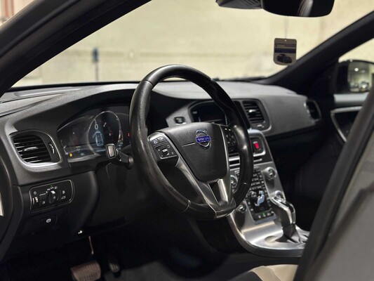 Volvo V60 Cross Country 2.0 D4 Summum 191PS 2015, HF-783-B