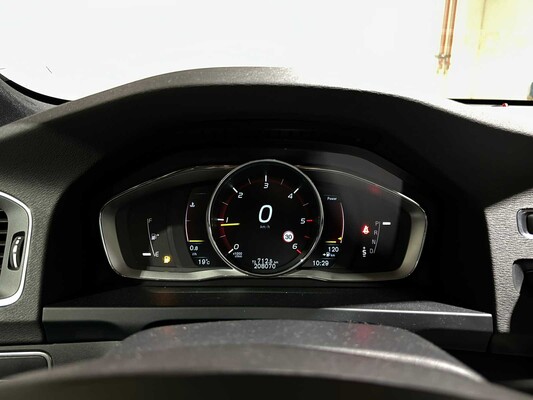 Volvo V60 Cross Country 2.0 D4 Summum 191pk 2015, HF-783-B