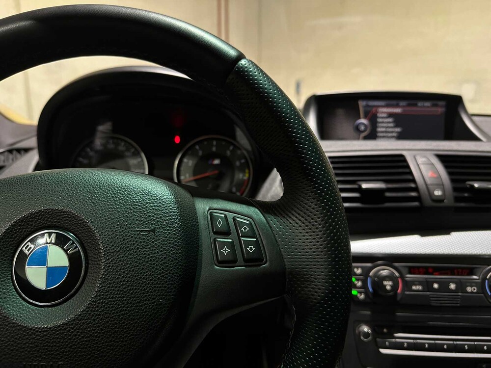 BMW 130i 3.0 M-Sport E87 265pk 2006 1-serie 5-Deurs, 18-TB-KR Youngtimer