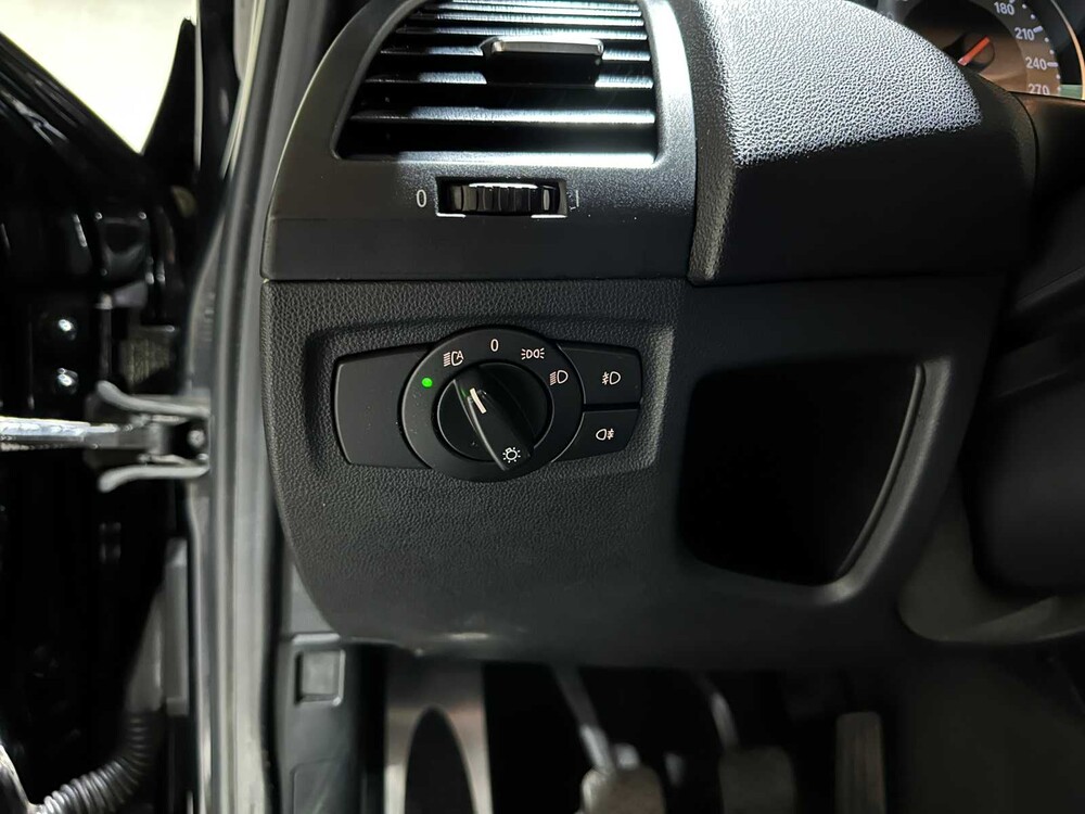 BMW 130i 3.0 M-Sport E87 265pk 2006 1-serie 5-Deurs, 18-TB-KR Youngtimer