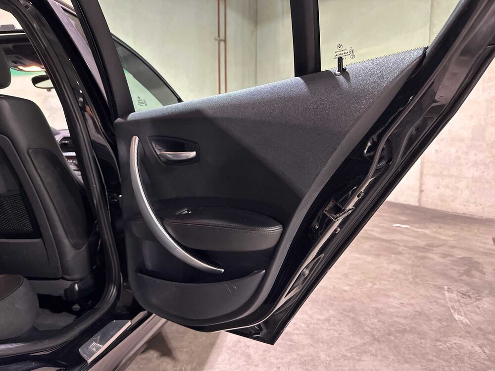 BMW 130i 3.0 M-Sport E87 265pk 2006 1-serie 5-Deurs, 18-TB-KR Youngtimer