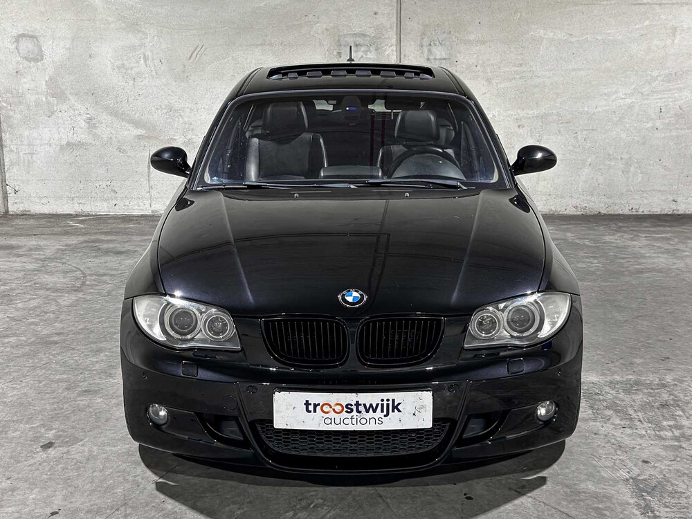 BMW 130i 3.0 M-Sport E87 265pk 2006 1-serie 5-Deurs, 18-TB-KR Youngtimer