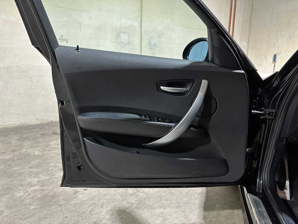 BMW 130i 3.0 M-Sport E87 265pk 2006 1-serie 5-Deurs, 18-TB-KR Youngtimer