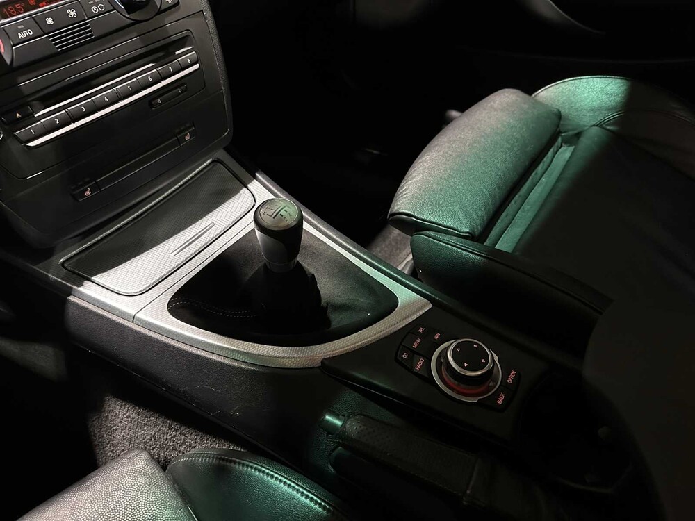 BMW 130i 3.0 M-Sport E87 265pk 2006 1-serie 5-Deurs, 18-TB-KR Youngtimer