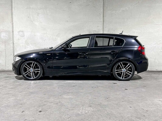 BMW 130i 3.0 M-Sport E87 265pk 2006 1-serie 5-Deurs, 18-TB-KR Youngtimer