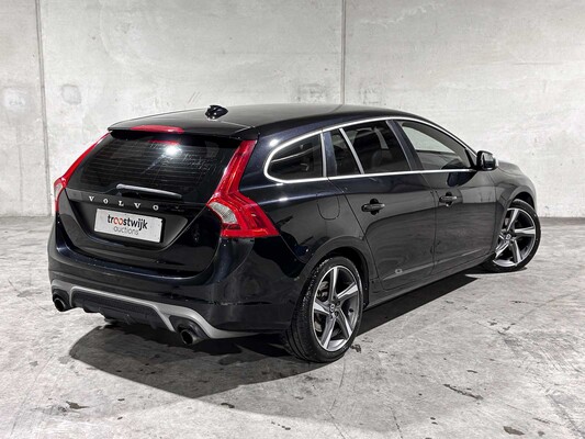 Volvo V60 1.6 T3 R-Design 150pk 2015, 5-ZTK-58