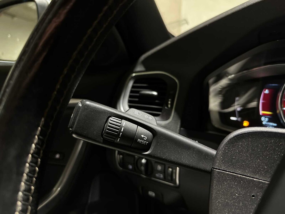 Volvo V60 1,6 T3 R-Design 150 PS 2015, 5-ZTK-58